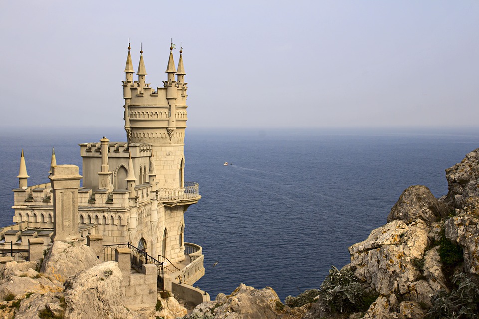 Туристы хотят приехать на отдых в Крым